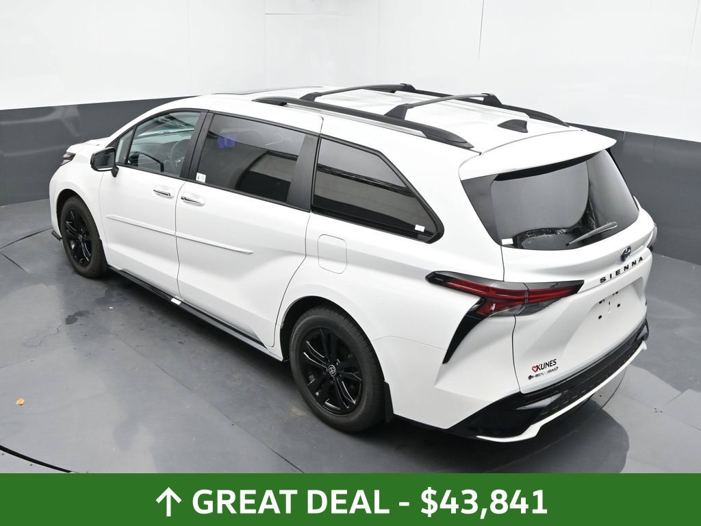 Used 2025 Toyota Sienna XSE AWD/4WD image 31