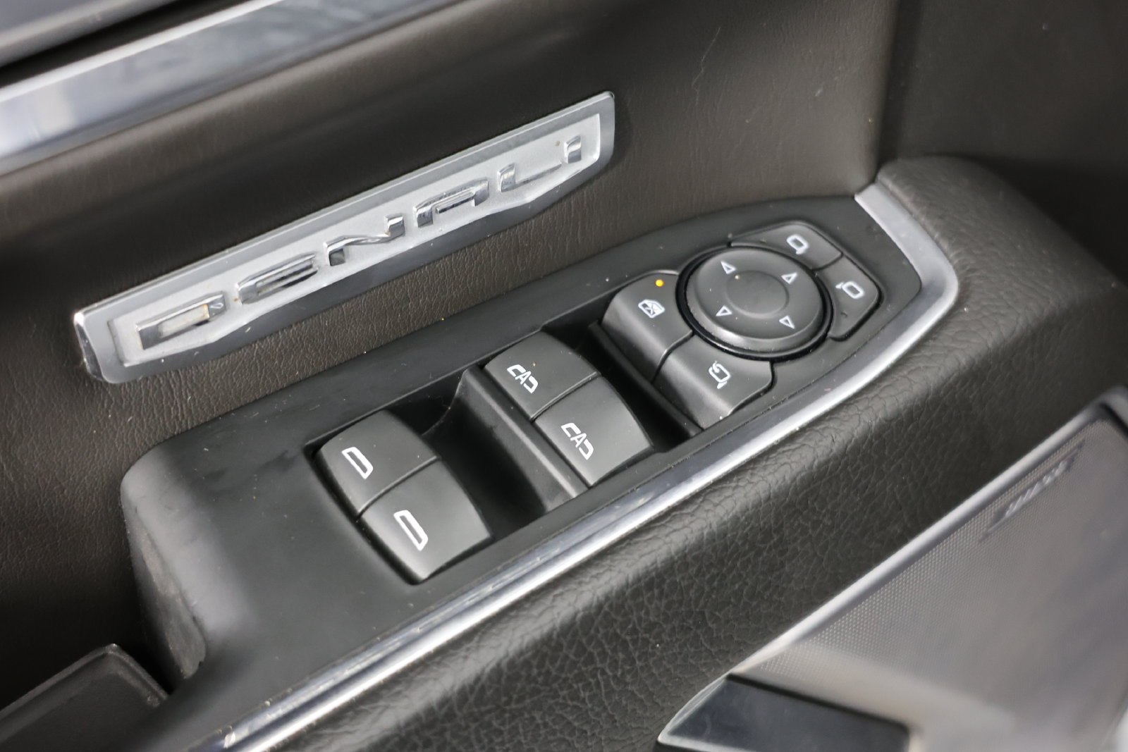 Used 2023 GMC Sierra 1500 Denali AWD/4WD image 25