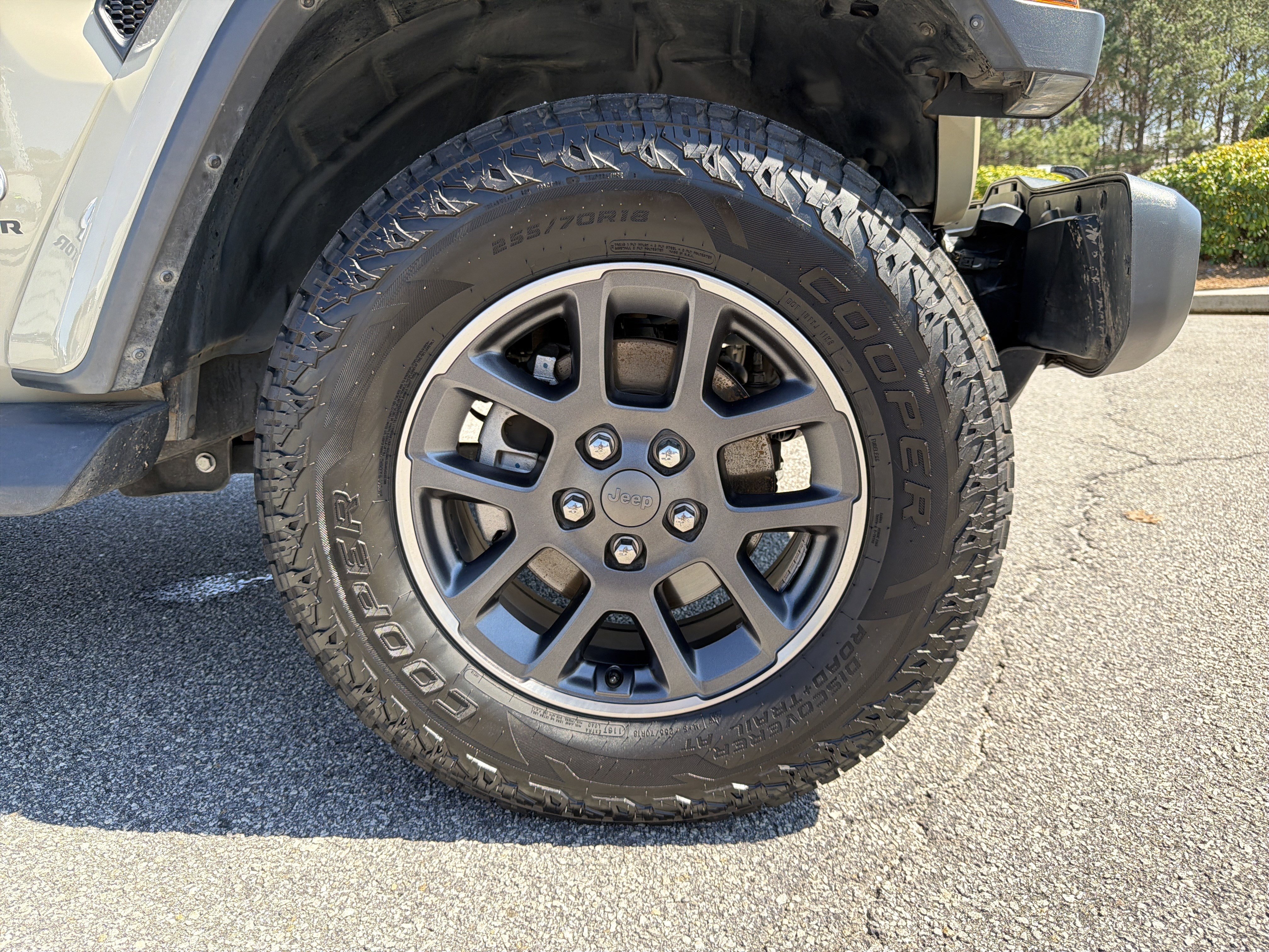 Used 2020 Jeep Gladiator Overland w/ Popular Equipment Package image 23