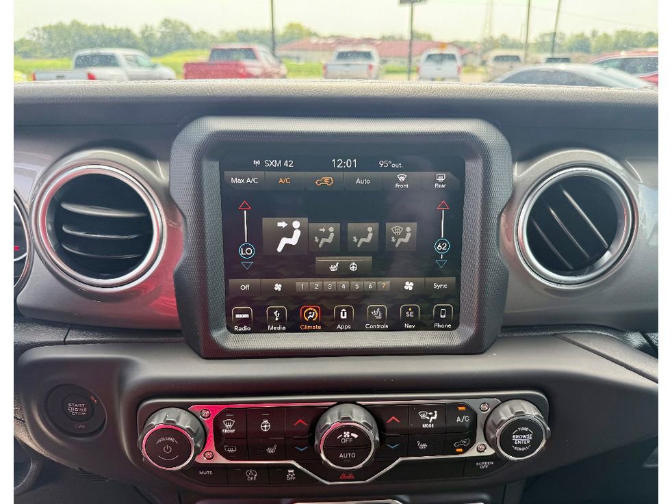 Used 2018 Jeep Wrangler Unlimited Sahara image 16