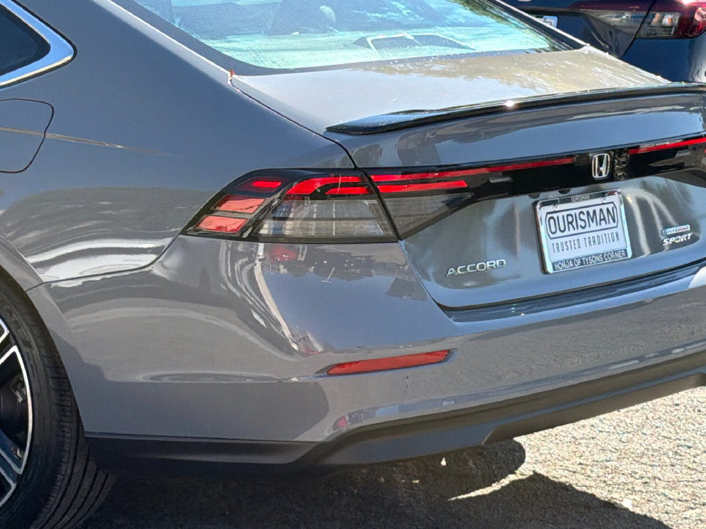 Used 2025 Honda Accord Sport image 6