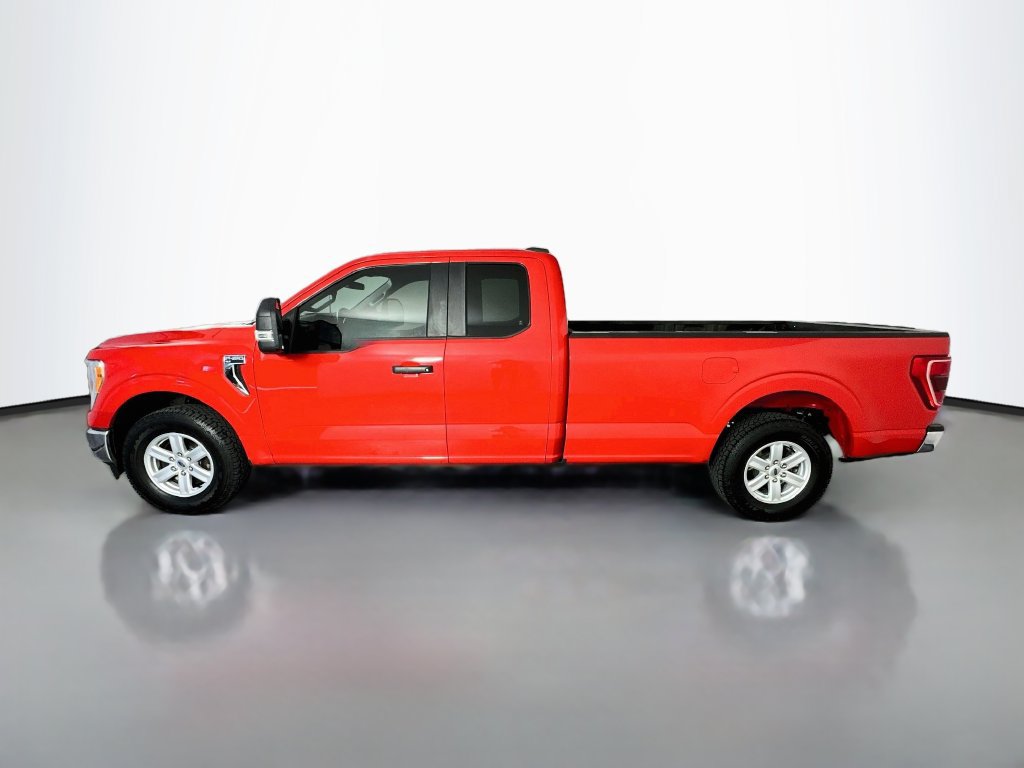 Used 2022 Ford F150 XLT w/ Trailer Tow Package RWD image 4