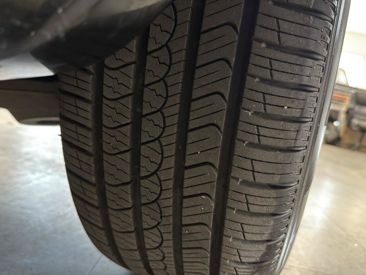 Used 2015 Jeep Grand Cherokee Overland AWD/4WD image 68