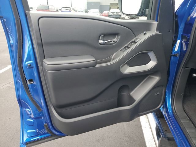 Used 2025 Nissan Frontier SL image 40