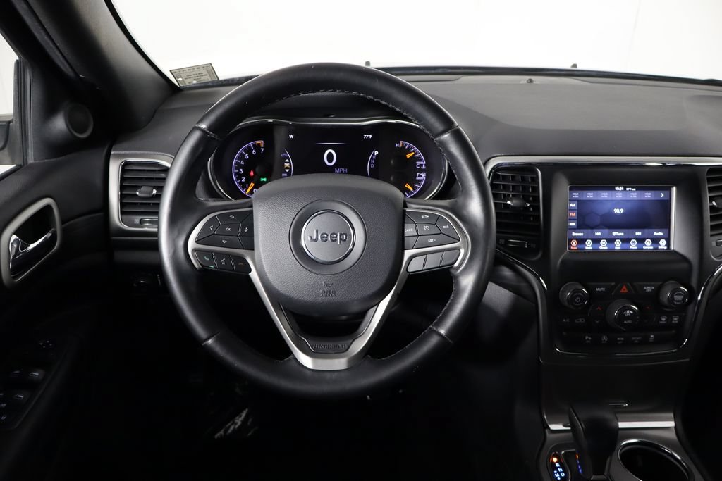 Used 2020 Jeep Grand Cherokee Laredo AWD/4WD image 7