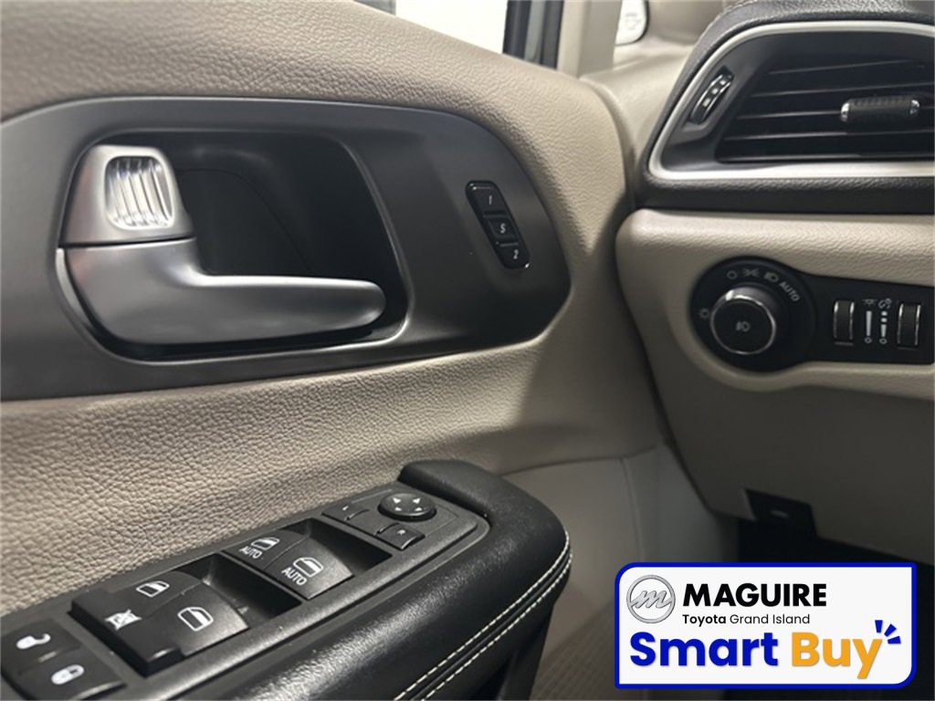 Used 2022 Chrysler Pacifica Touring-L image 17