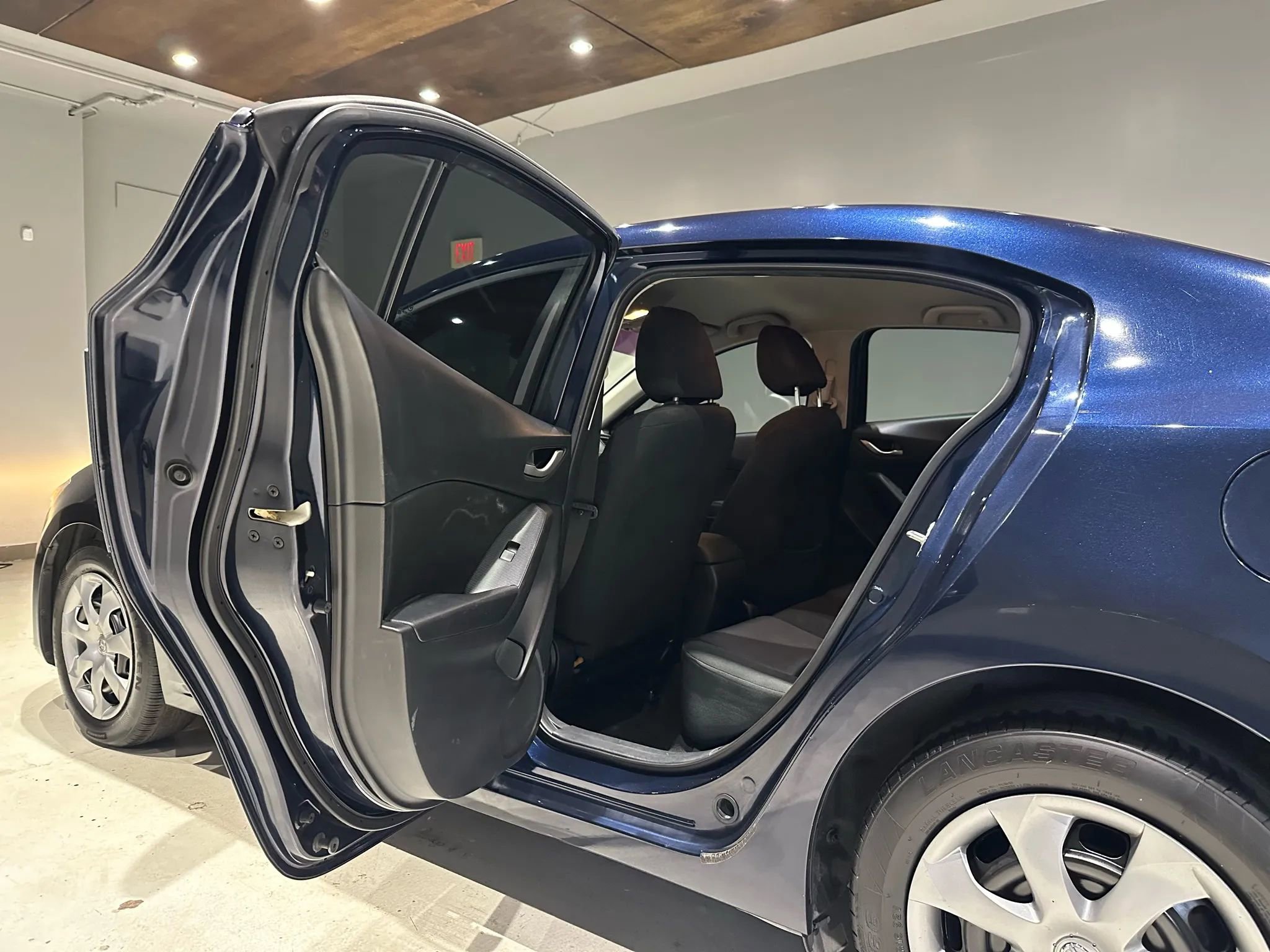 Used 2016 MAZDA MAZDA3 i Sport image 16