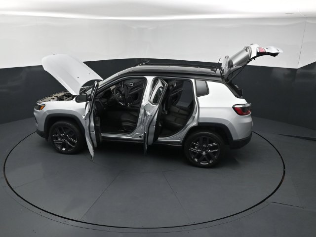 New 2026 Jeep Compass Limited w/ Sun, Sound & Navigation Group AWD/4WD image 27
