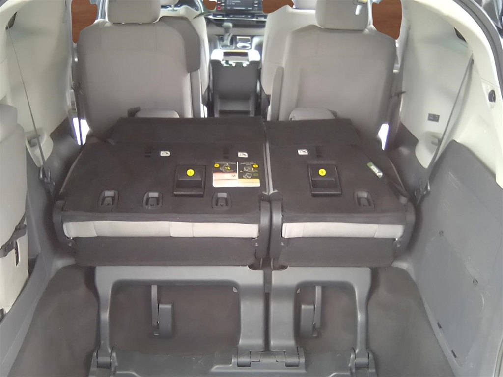 Used 2023 Toyota Sienna LE image 23