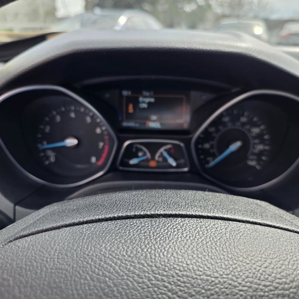 Used 2015 Ford Focus SE FWD image 16