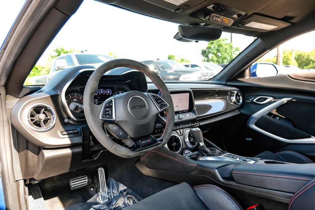 Used 2022 Chevrolet Camaro ZL1 RWD image 12
