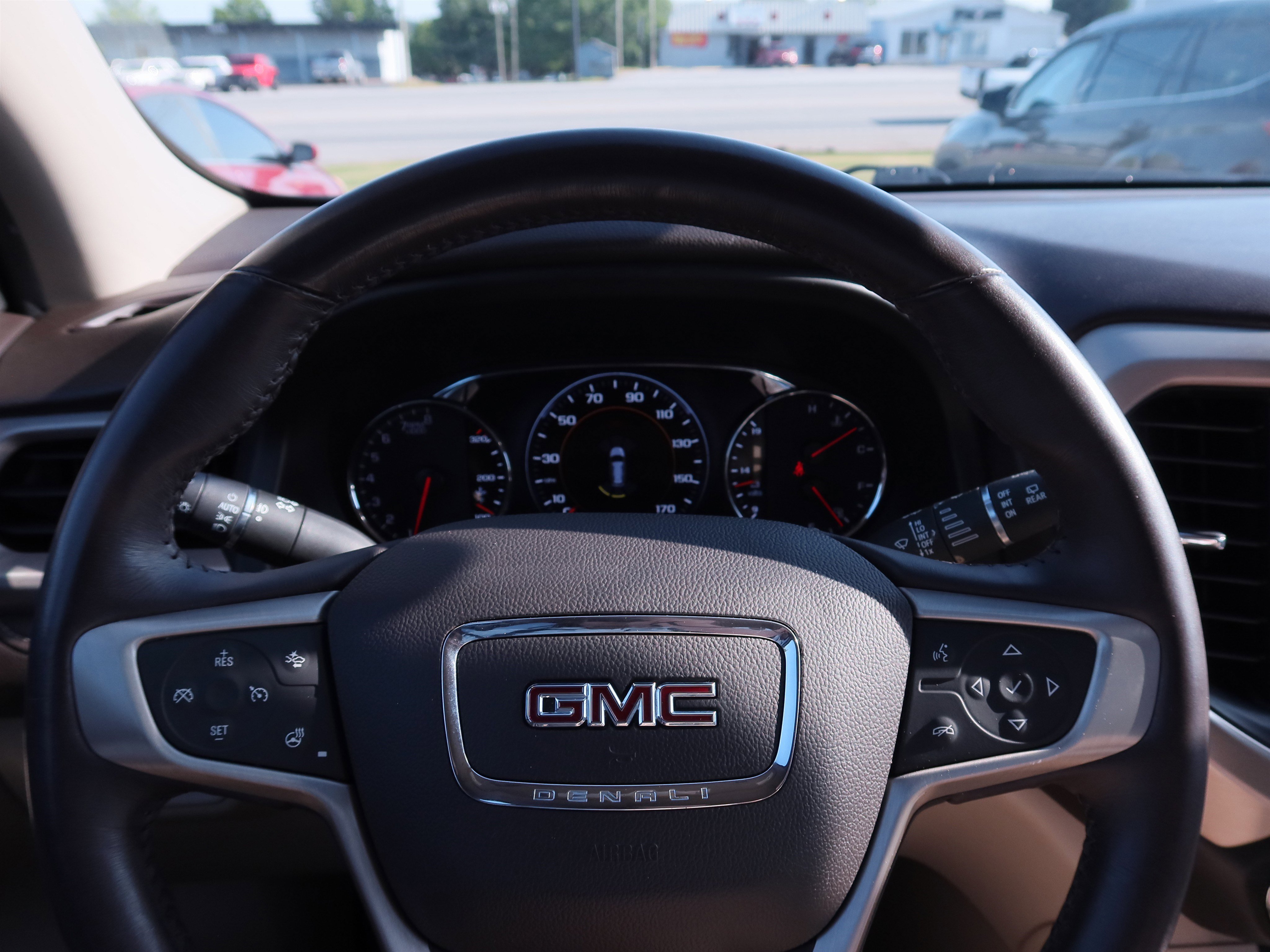Used 2019 GMC Acadia Denali w/ Technology Package AWD/4WD image 25