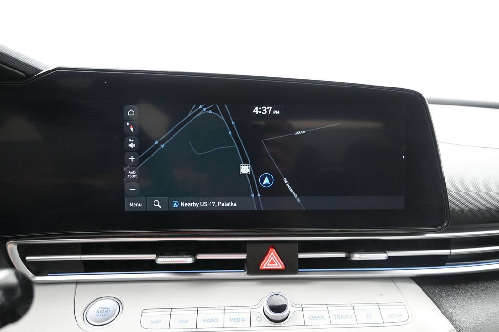 Used 2025 Hyundai Elantra Limited FWD image 17