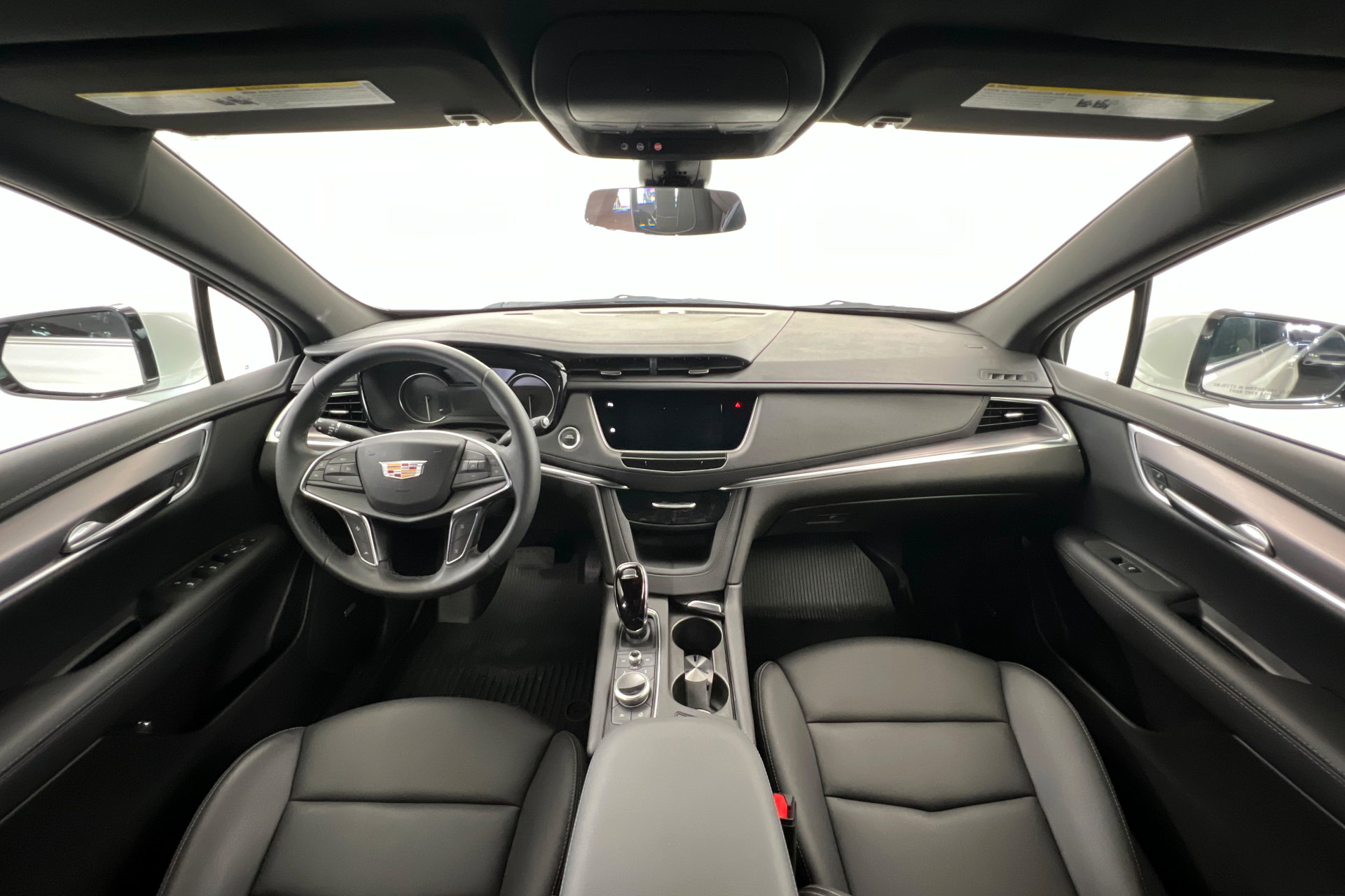 New 2025 Cadillac XT5 Luxury w/ LPO, Floor Liner Package image 10