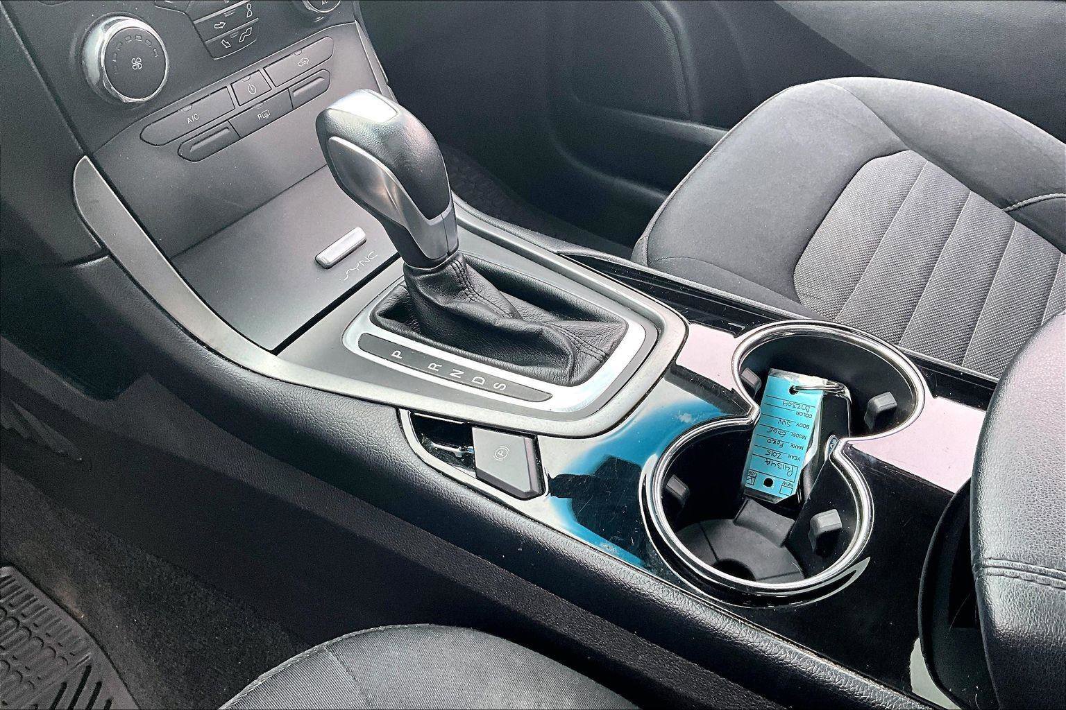 Used 2015 Ford Edge SE image 14