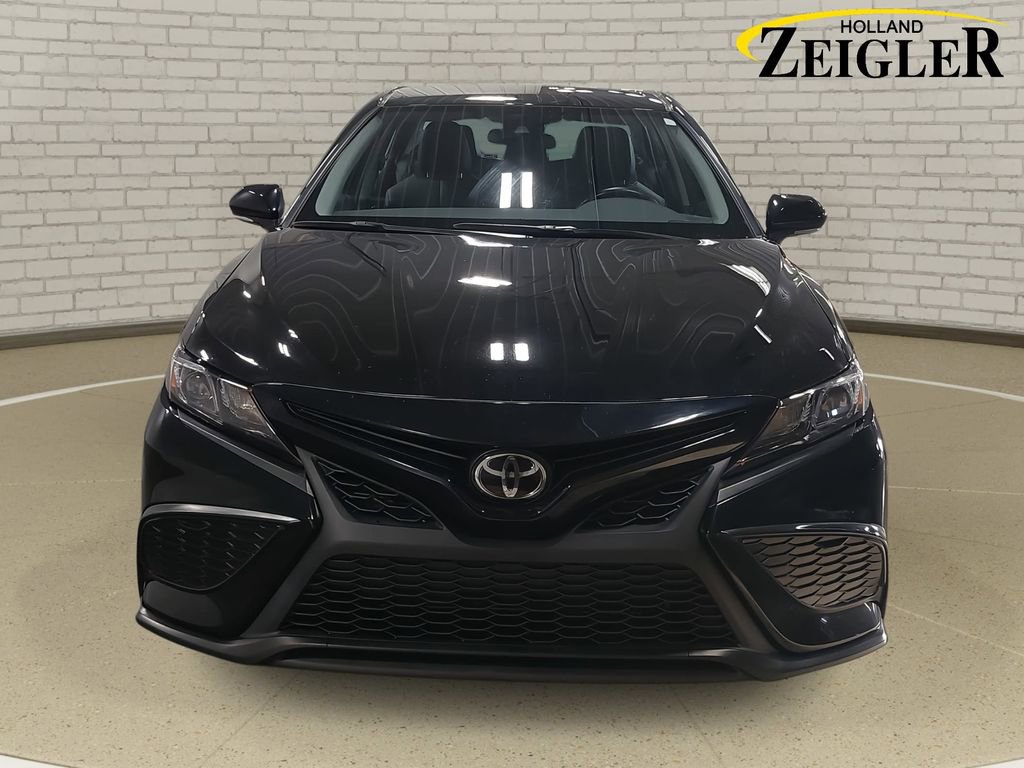 Used 2022 Toyota Camry SE video 2