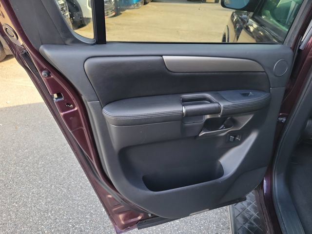 Used 2013 Nissan Armada SV RWD image 14