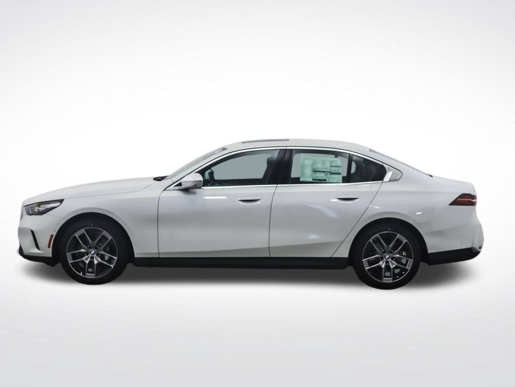 Used 2026 BMW 530i xDrive AWD/4WD image 2