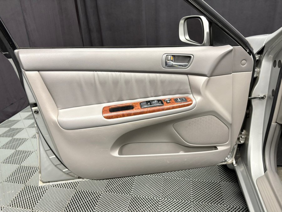 Used 2006 Toyota Camry XLE FWD Sedan 3.0L 6-Cyl image 22