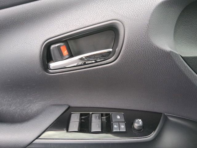 Used 2020 Toyota Prius XLE AWD/4WD image 15