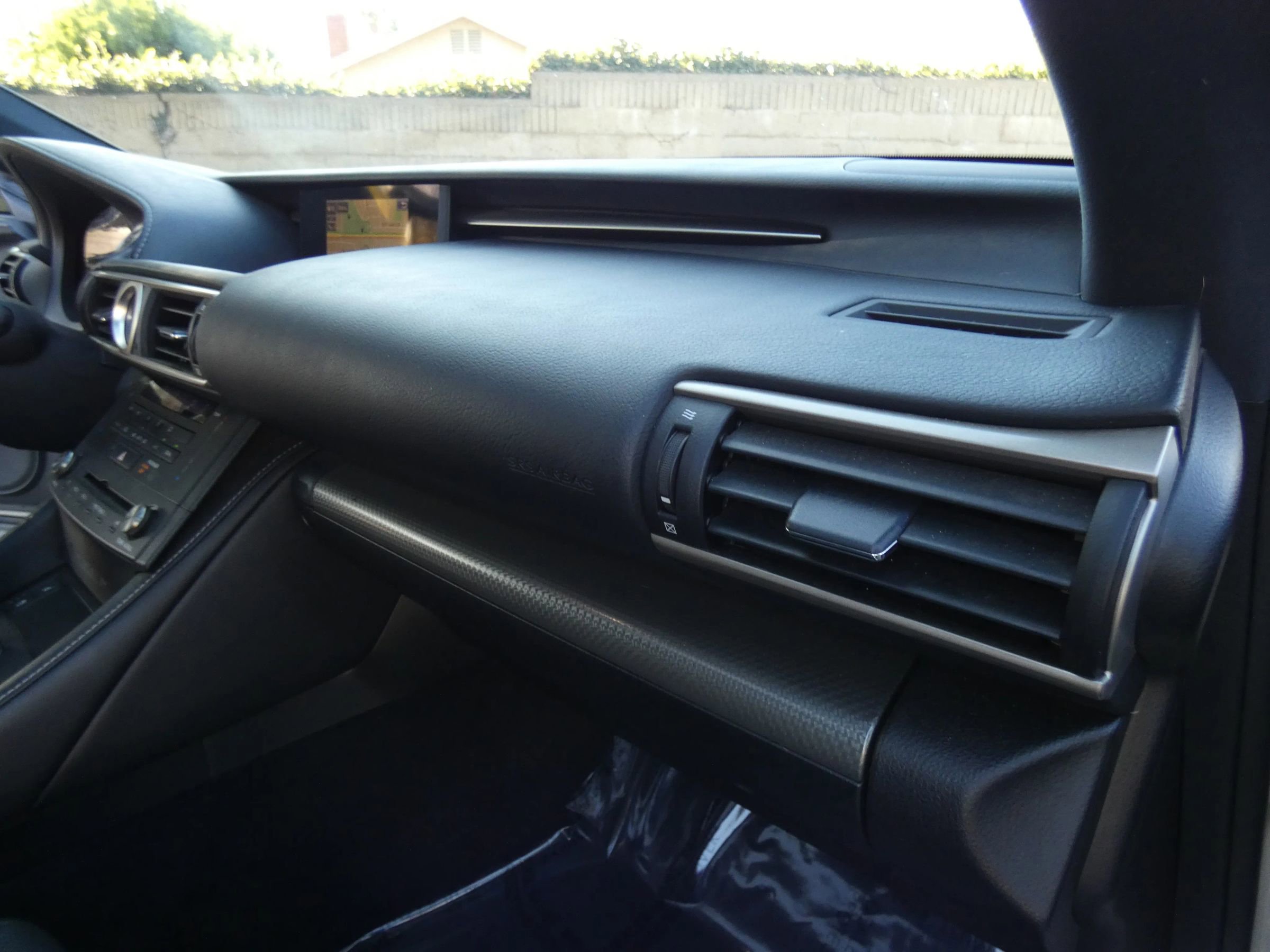 Used 2017 Lexus RC 200t image 37