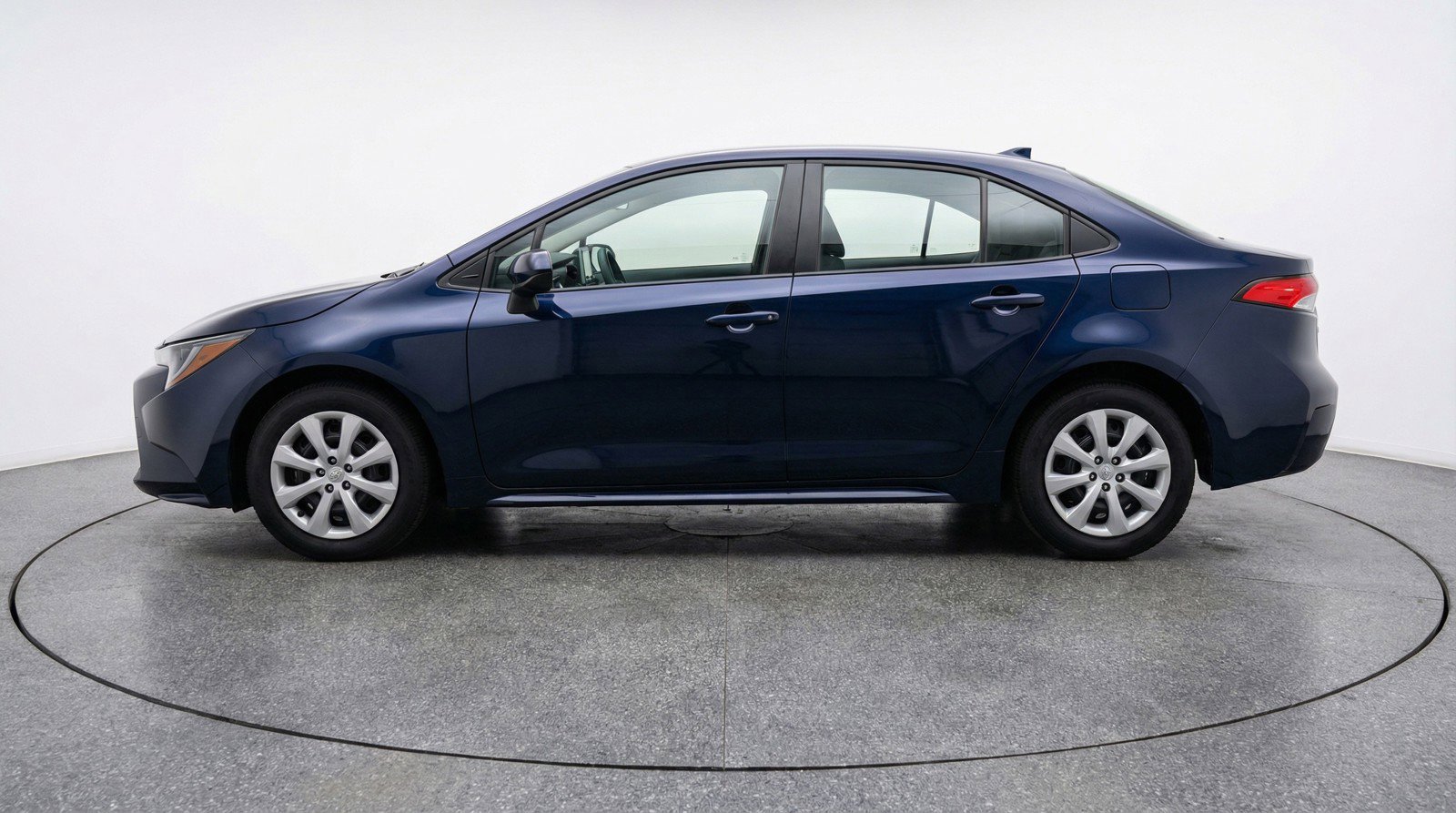 Used 2025 Toyota Corolla LE image 5