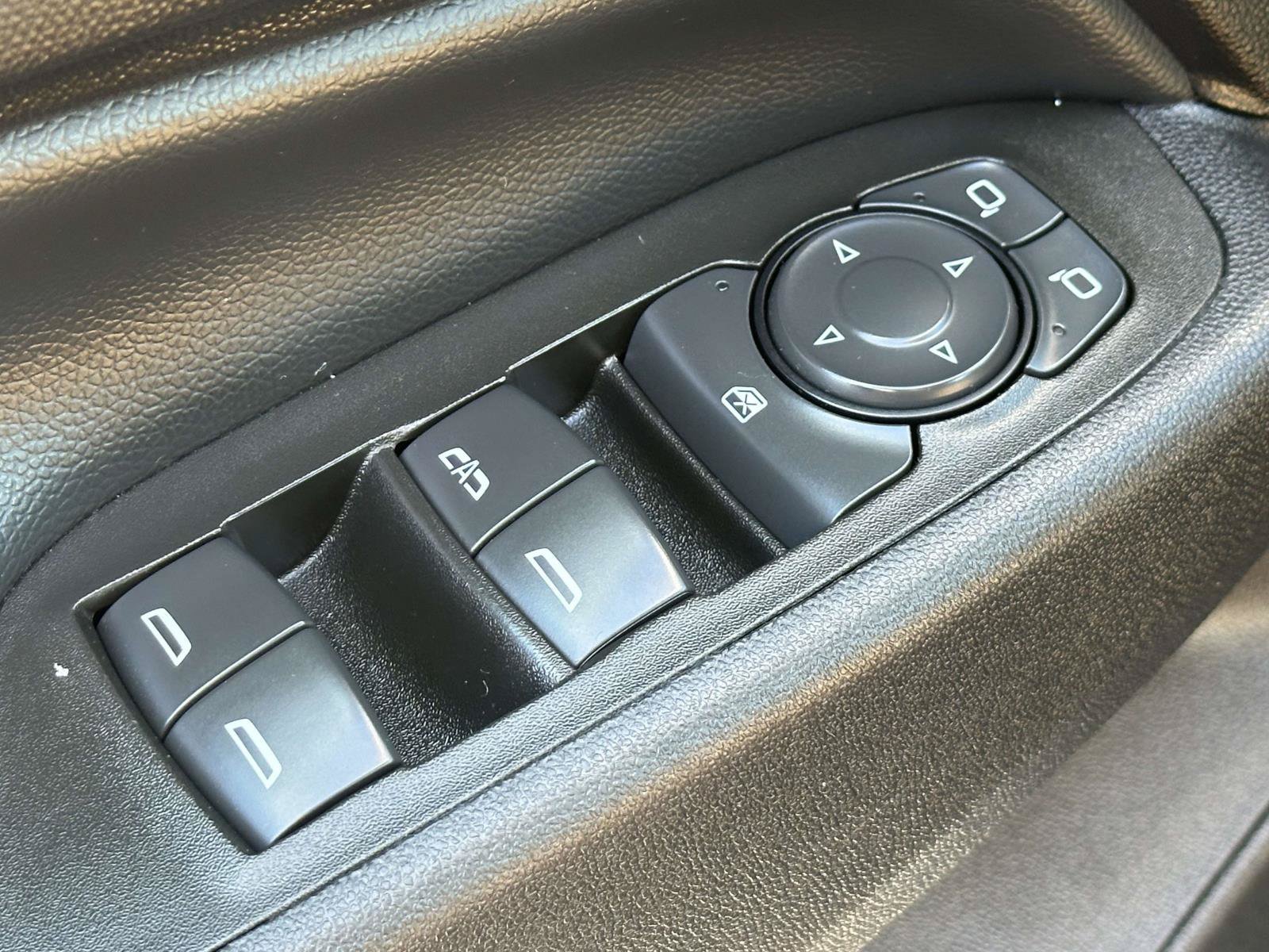 Used 2021 Chevrolet Equinox LT AWD/4WD image 16