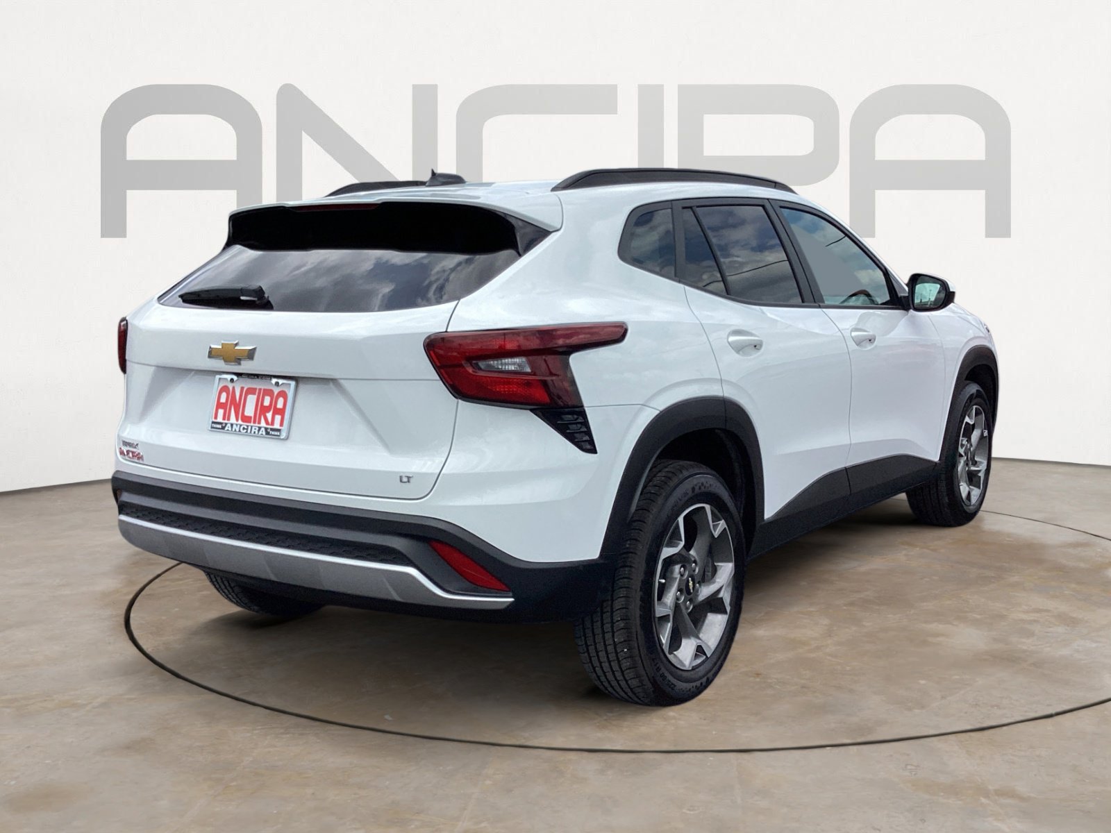 Used 2025 Chevrolet Trax LT FWD image 14