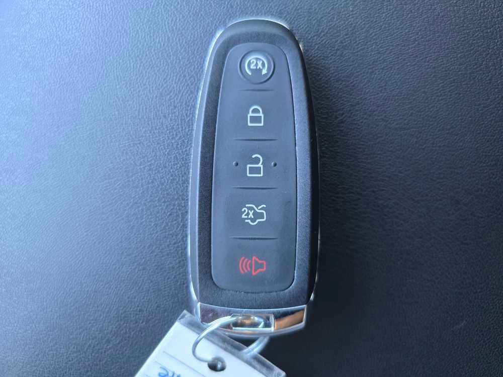 Used 2018 Ford Taurus Limited image 21