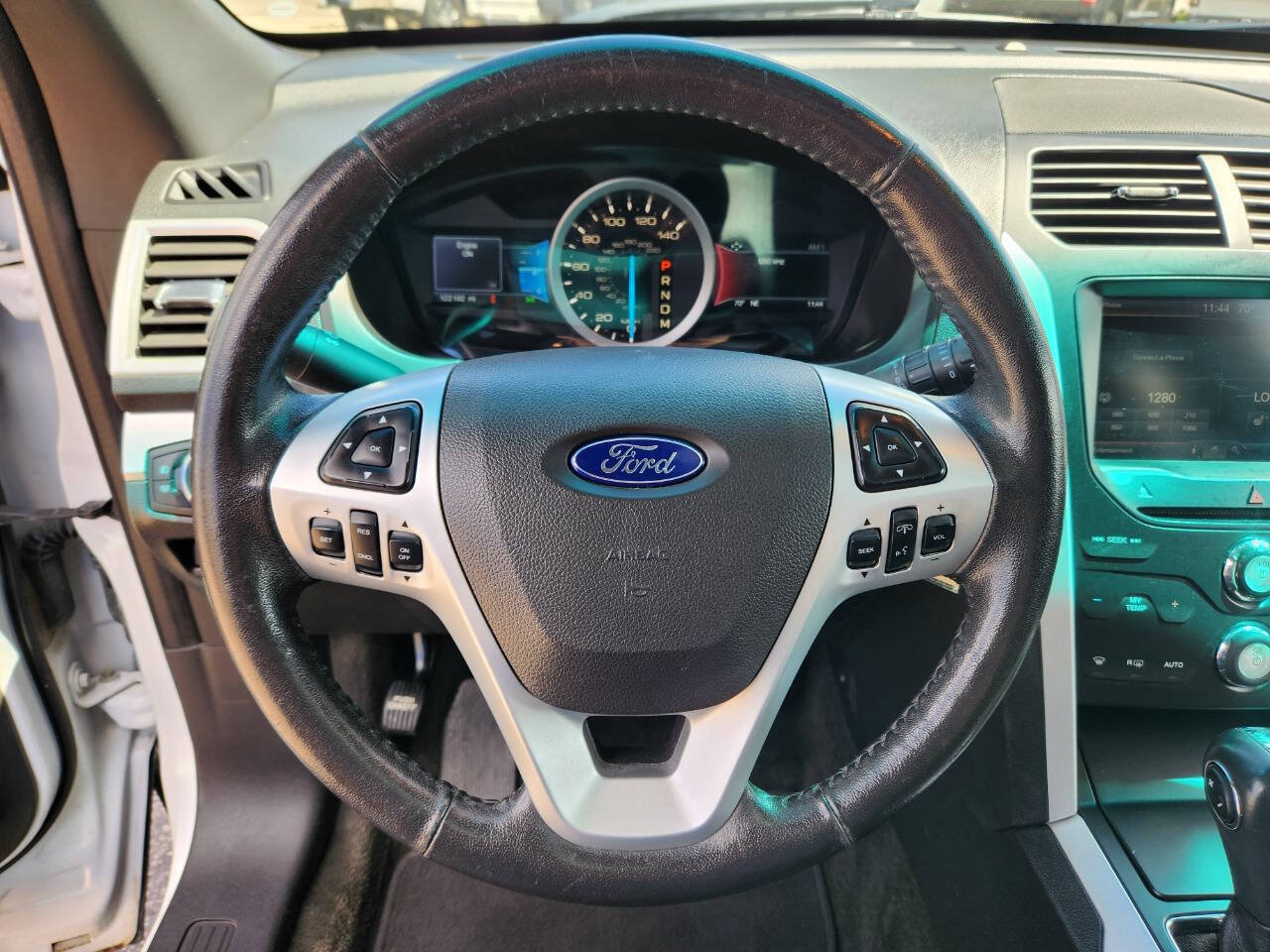 Used 2014 Ford Explorer XLT w/ Equipment Group 202A AWD/4WD image 24
