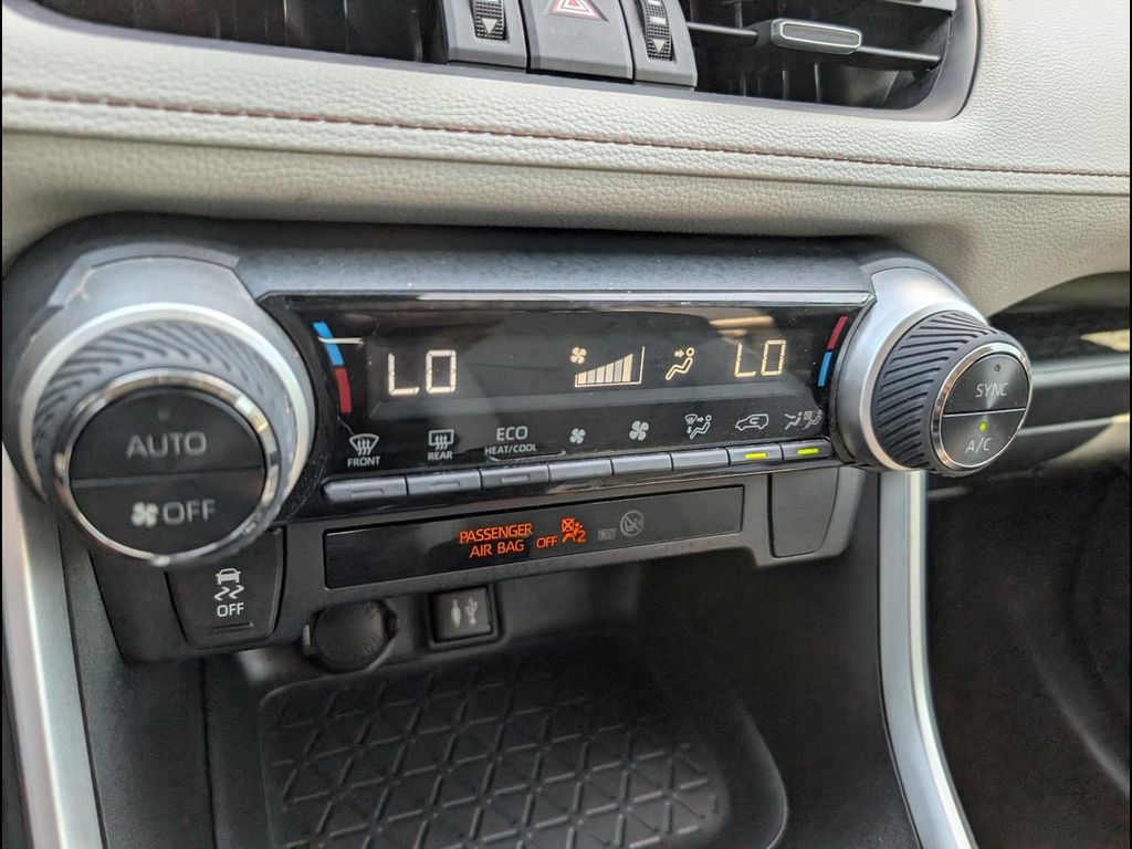 Used 2019 Toyota RAV4 XLE Premium FWD image 18