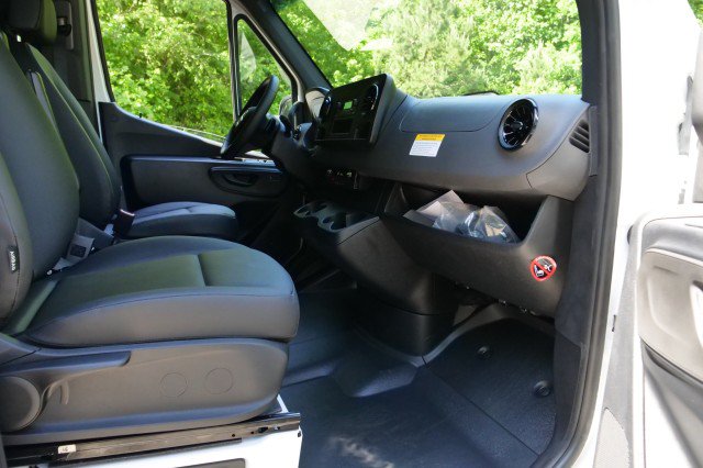 Used 2025 Mercedes-Benz Sprinter 2500 image 29