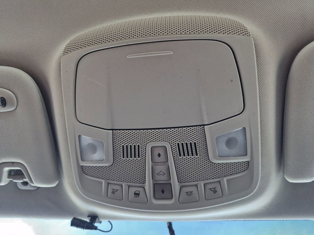 Used 2016 Ford Fusion SE w/ Equipment Group 202A image 25