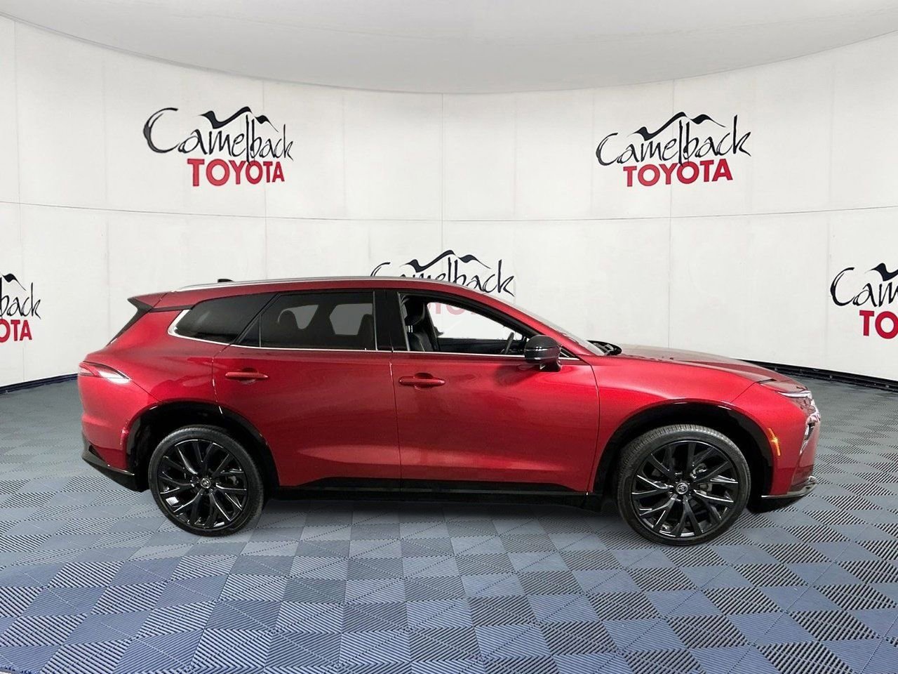 Used 2025 Toyota Crown Signia w/ Advanced Technology Package AWD/4WD image 8