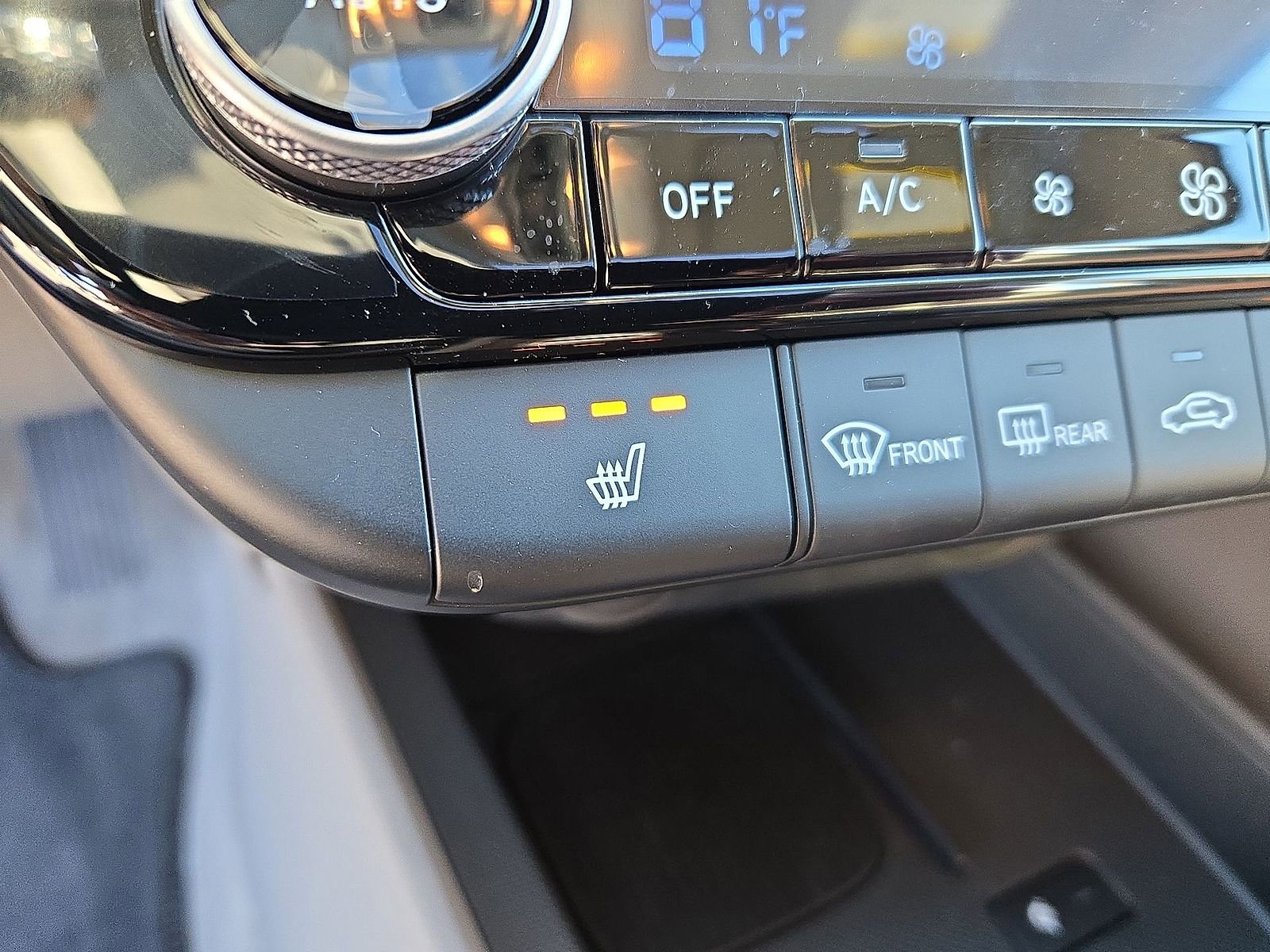 Used 2025 Hyundai Elantra SEL image 25