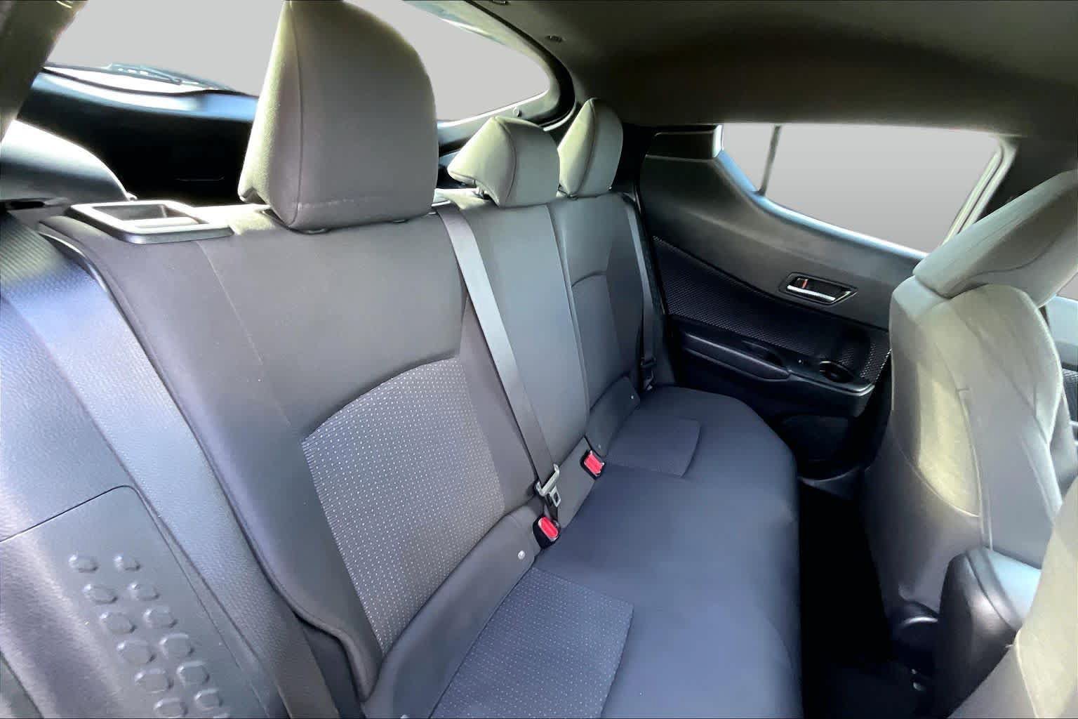 Used 2018 Toyota C-HR XLE FWD image 17