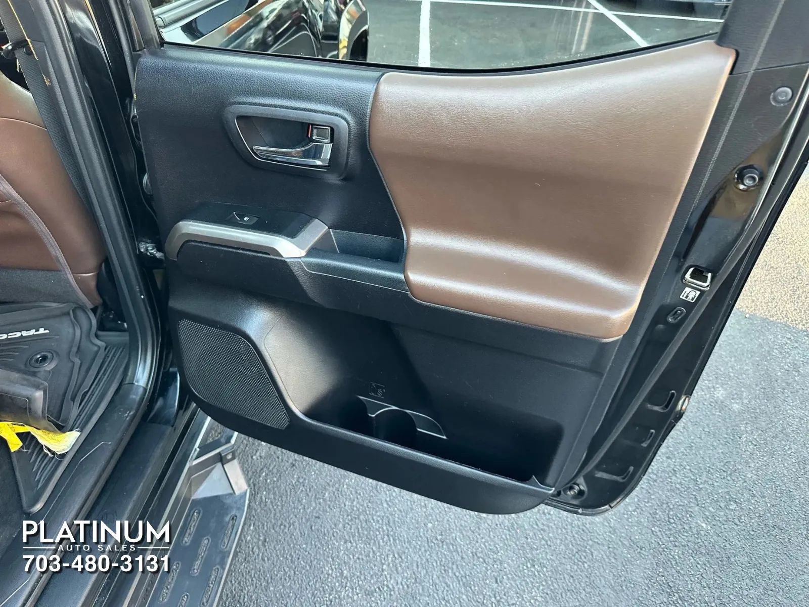 Used 2019 Toyota Tacoma Limited image 19