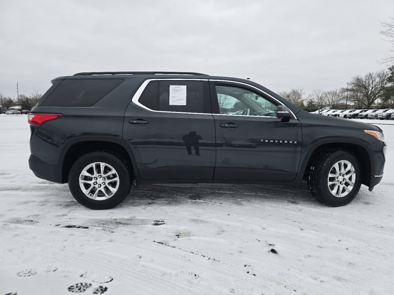 Used 2021 Chevrolet Traverse LT image 17