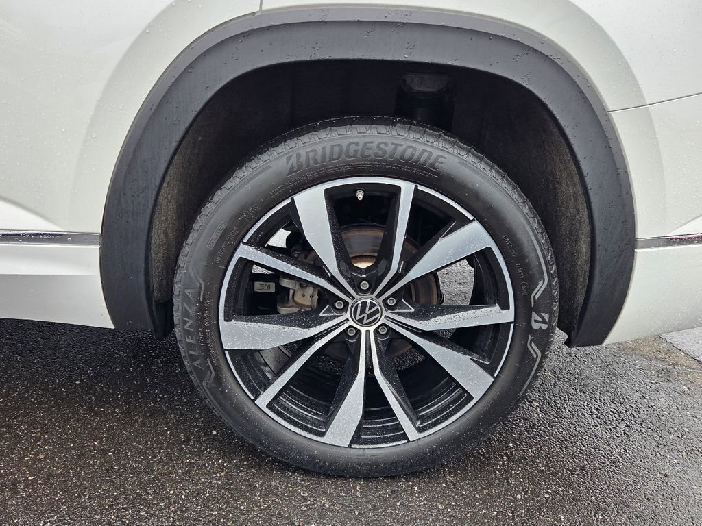 Used 2024 Volkswagen Atlas SEL Premium R-Line AWD/4WD image 11