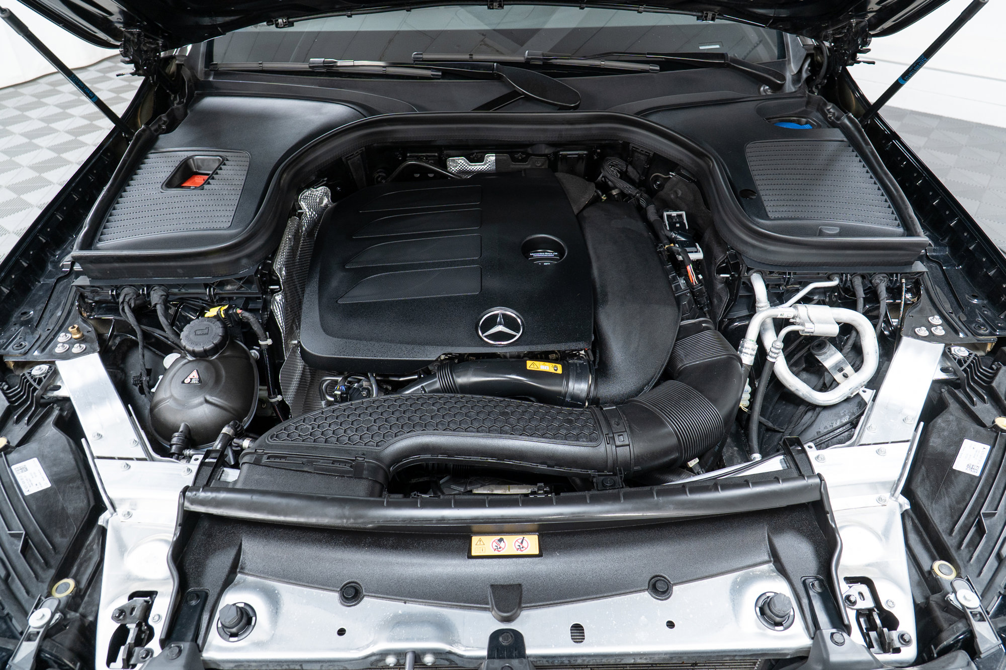 Certified 2022 Mercedes-Benz GLC 300 4MATIC image 9