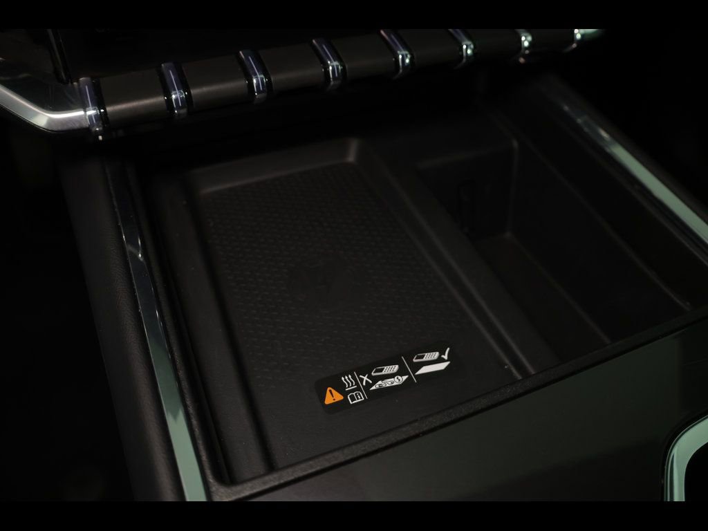 Used 2025 GMC Acadia Elevation image 29