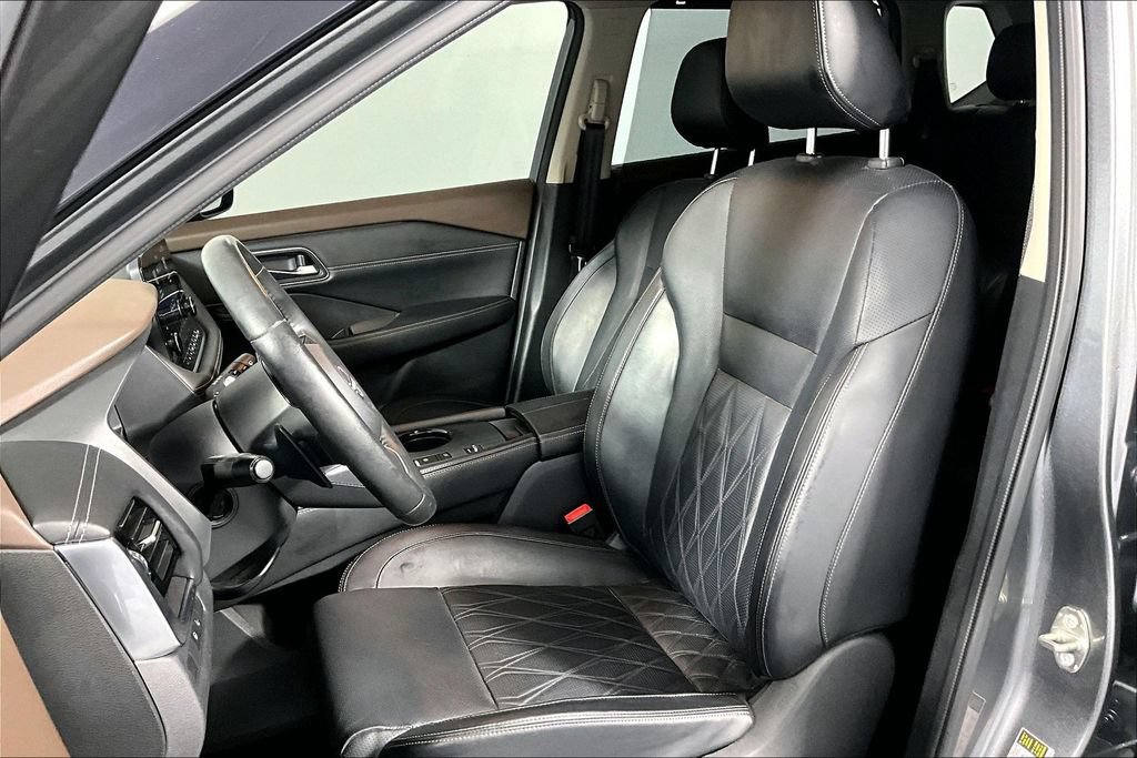 Used 2023 Nissan Rogue Platinum w/ Platinum Premium Package FWD image 25