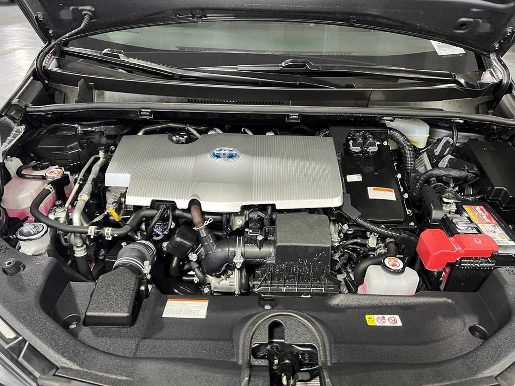Certified 2022 Toyota Prius LE FWD image 39