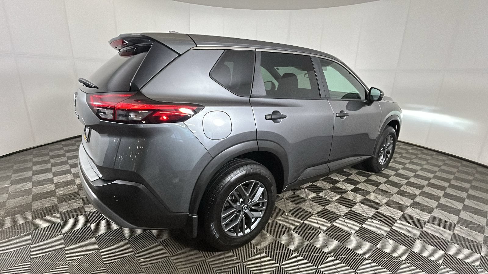 Used 2023 Nissan Rogue FWD video 3