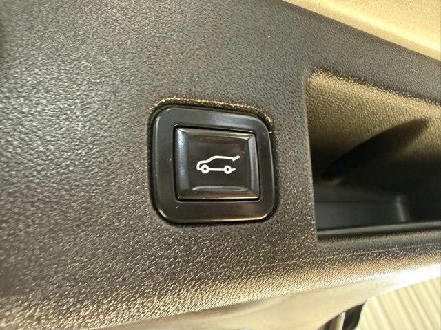 Used 2018 Chevrolet Equinox Premier AWD/4WD image 26