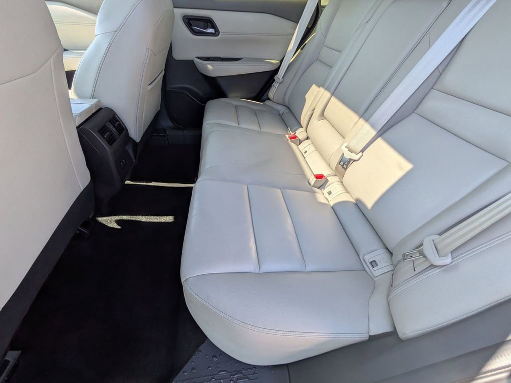 Used 2023 Nissan Rogue SL image 20