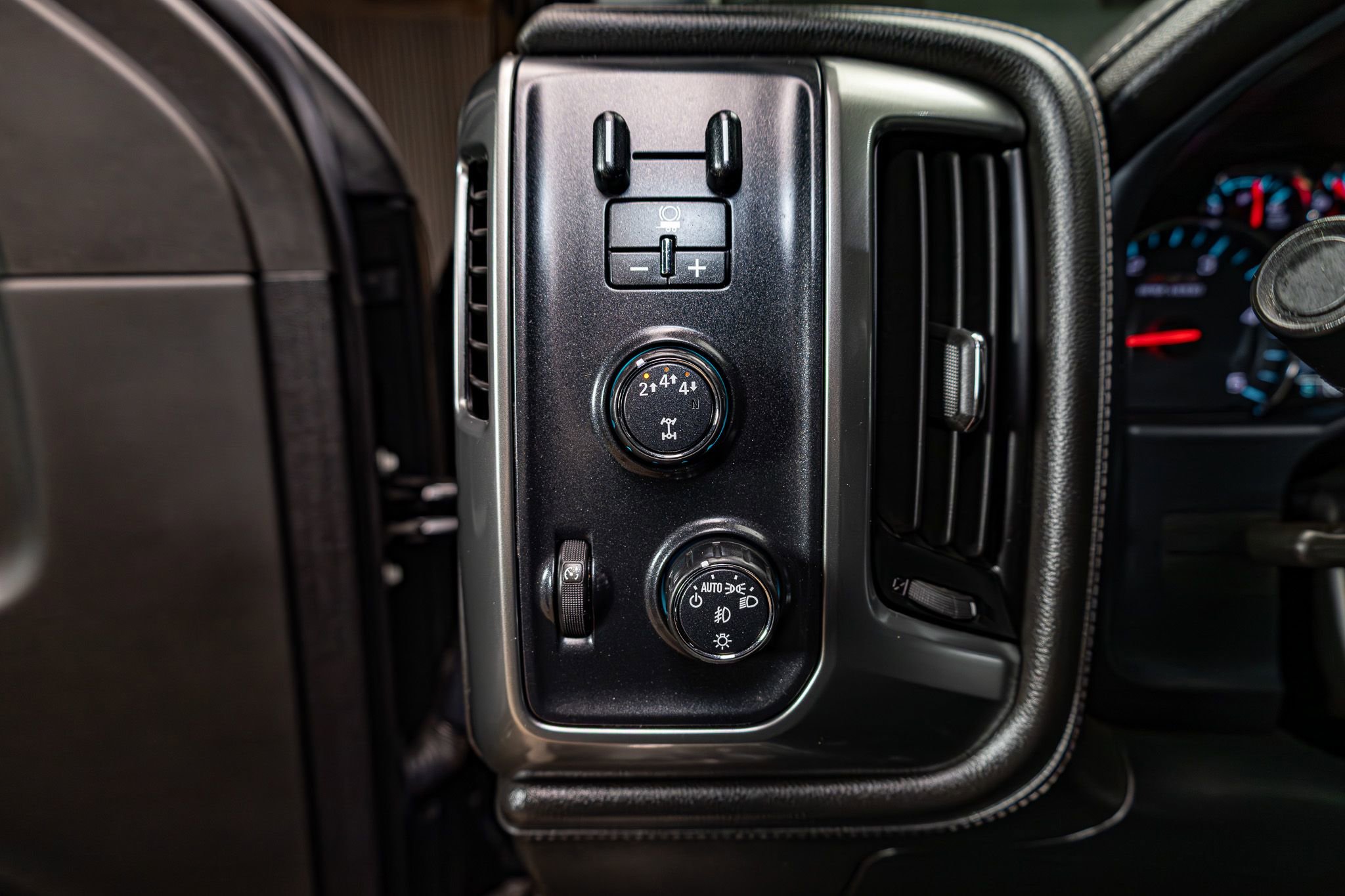 Used 2019 Chevrolet Silverado 2500 LTZ w/ Duramax Plus Package image 20