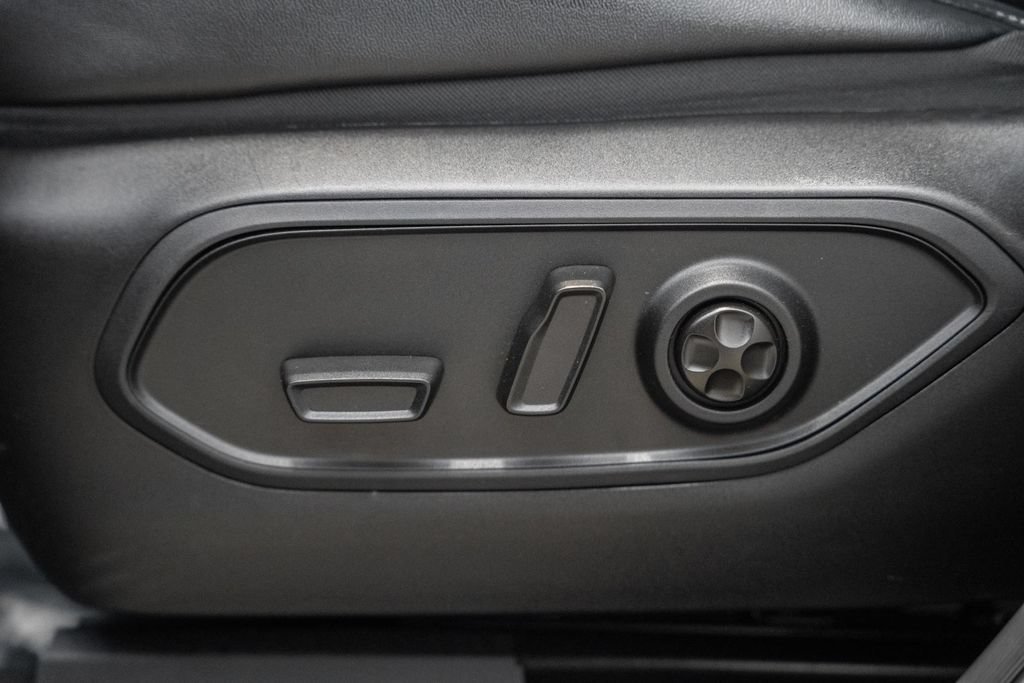 Used 2023 Jeep Grand Cherokee Limited AWD/4WD image 35