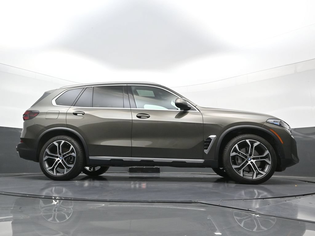 Used 2026 BMW X5 xDrive40i AWD/4WD image 29