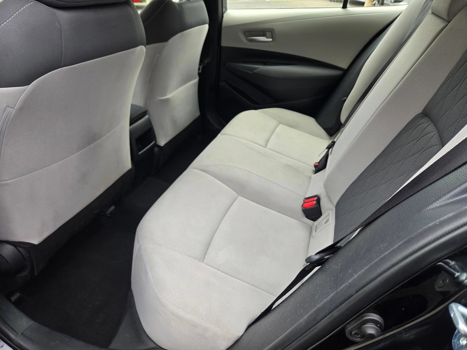 Used 2020 Toyota Corolla LE w/ Carpet Mat Package (TMS) FWD image 16